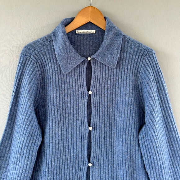 🎉5 for $45🎉 Abercrombie fitch cardigan sweater women size L blue - Picture 3 of 10